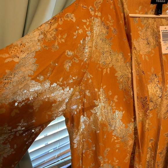 Torrid Lace Maxi Kimono - Picture 3 of 6